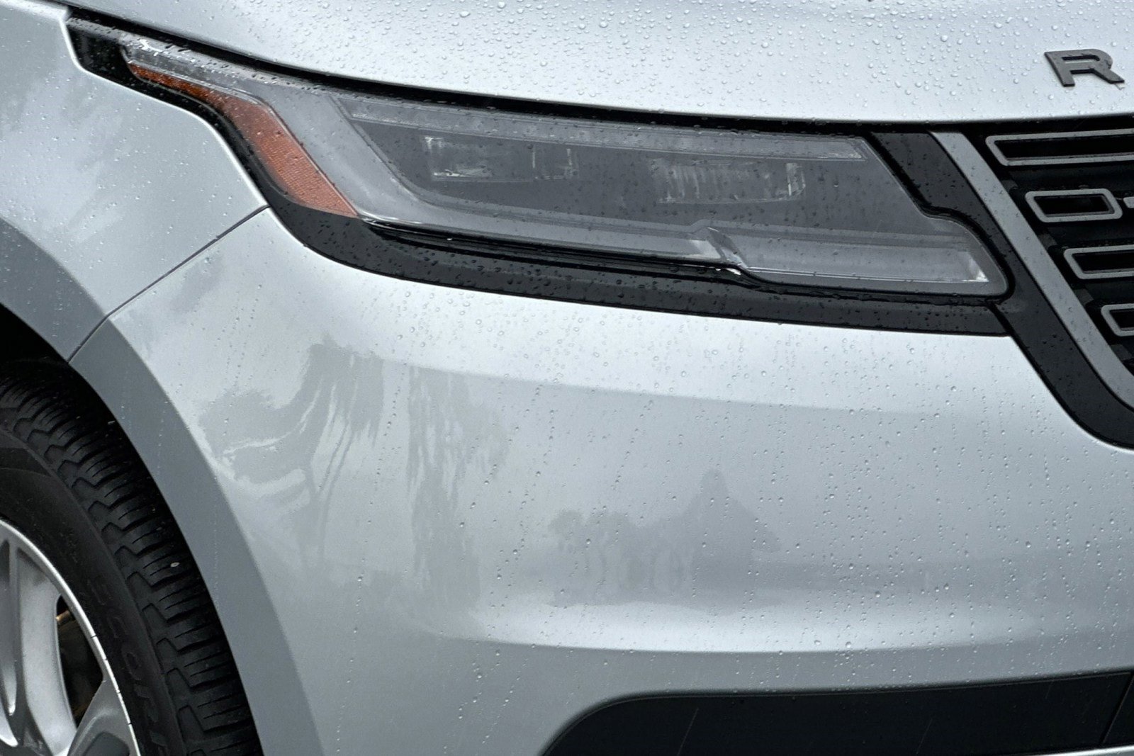 Certified 2025 Land Rover Range Rover Velar S image 12