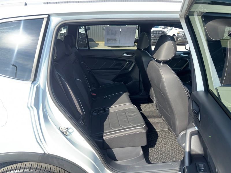 Used 2023 Volkswagen Tiguan SEL R-Line image 33