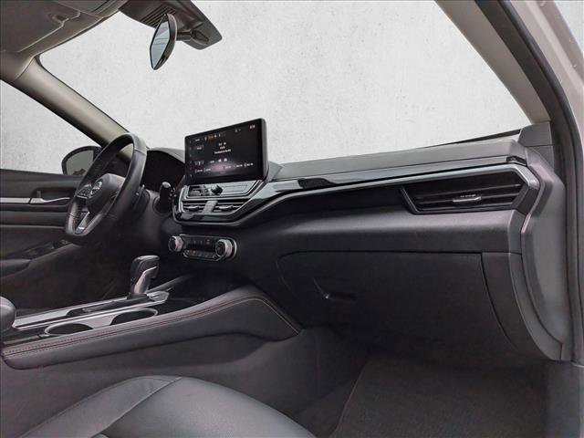 Used 2024 Nissan Altima 2.5 SR w/ SR Premium Package image 22
