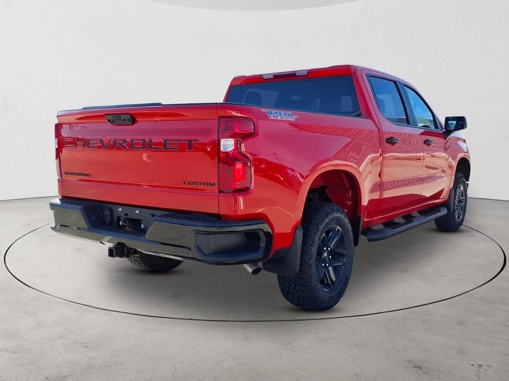 New 2026 Chevrolet Silverado 1500 Custom Trail Boss w/ LPO, Dark Essentials Package image 5