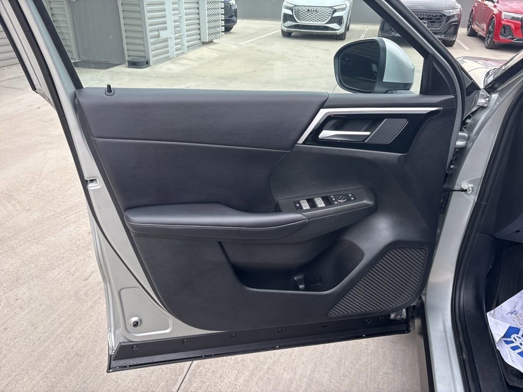 Used 2024 Mitsubishi Outlander SE image 10