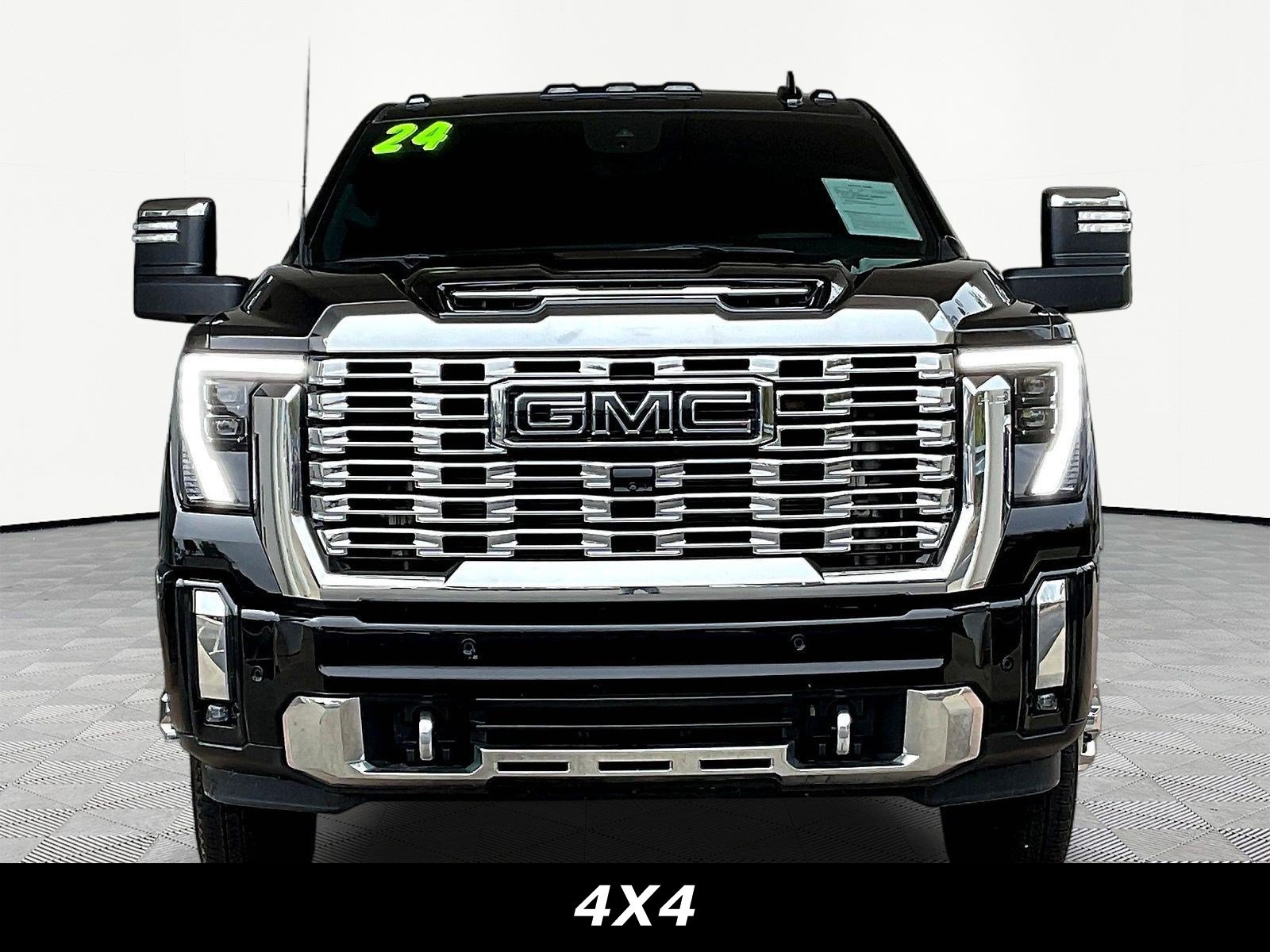 Used 2024 GMC Sierra 3500 Denali w/ Technology Package AWD/4WD image 2