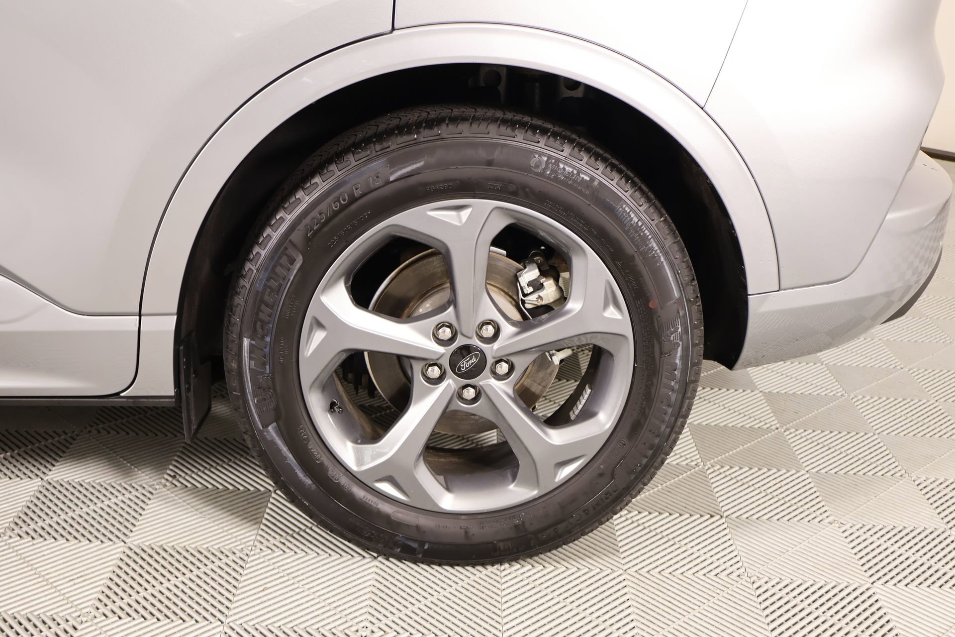 Used 2024 Ford Escape ST-Line w/ Tech Pack #1 FWD image 18