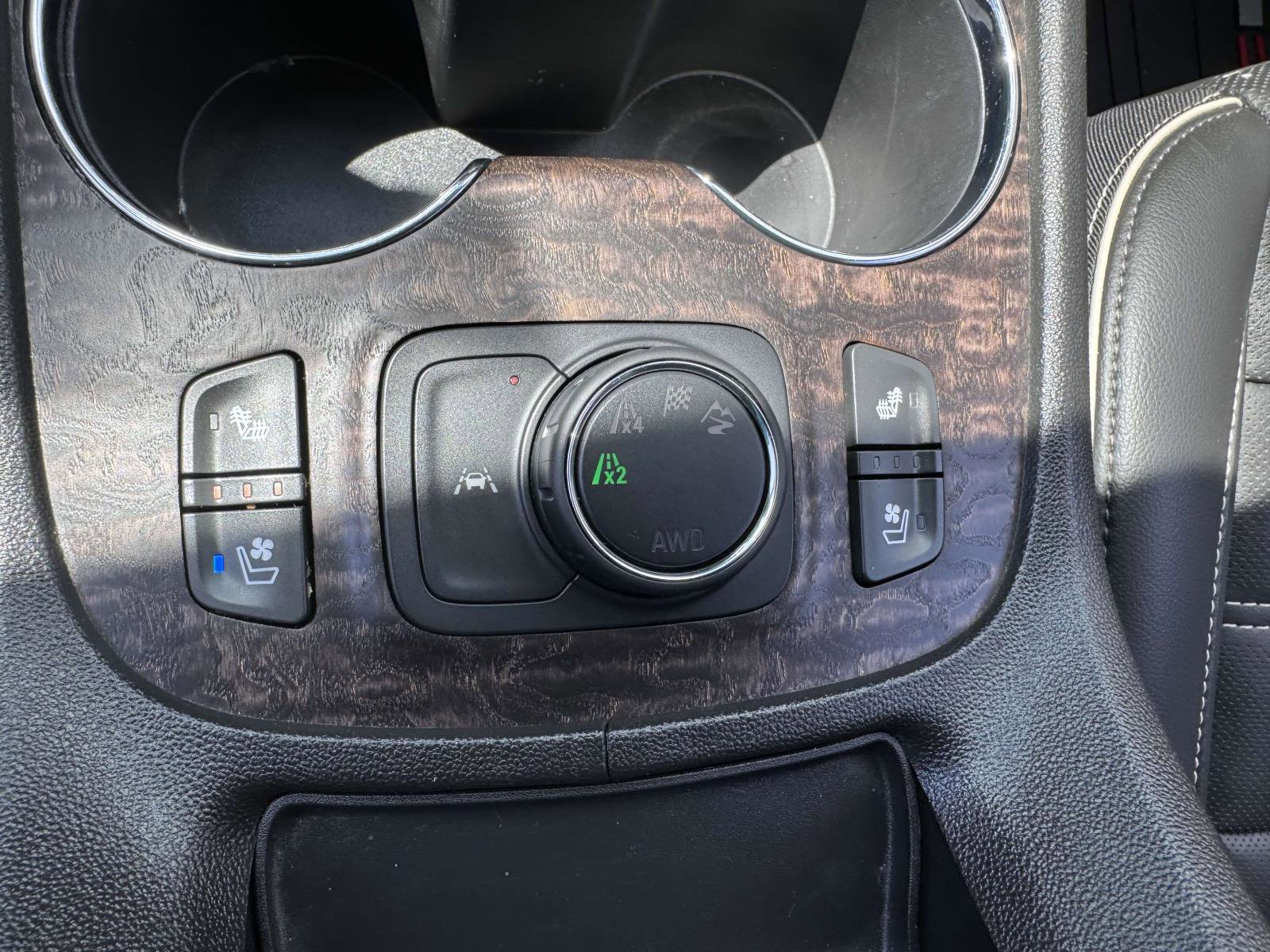 Used 2023 GMC Acadia Denali w/ Denali Technology Package image 33