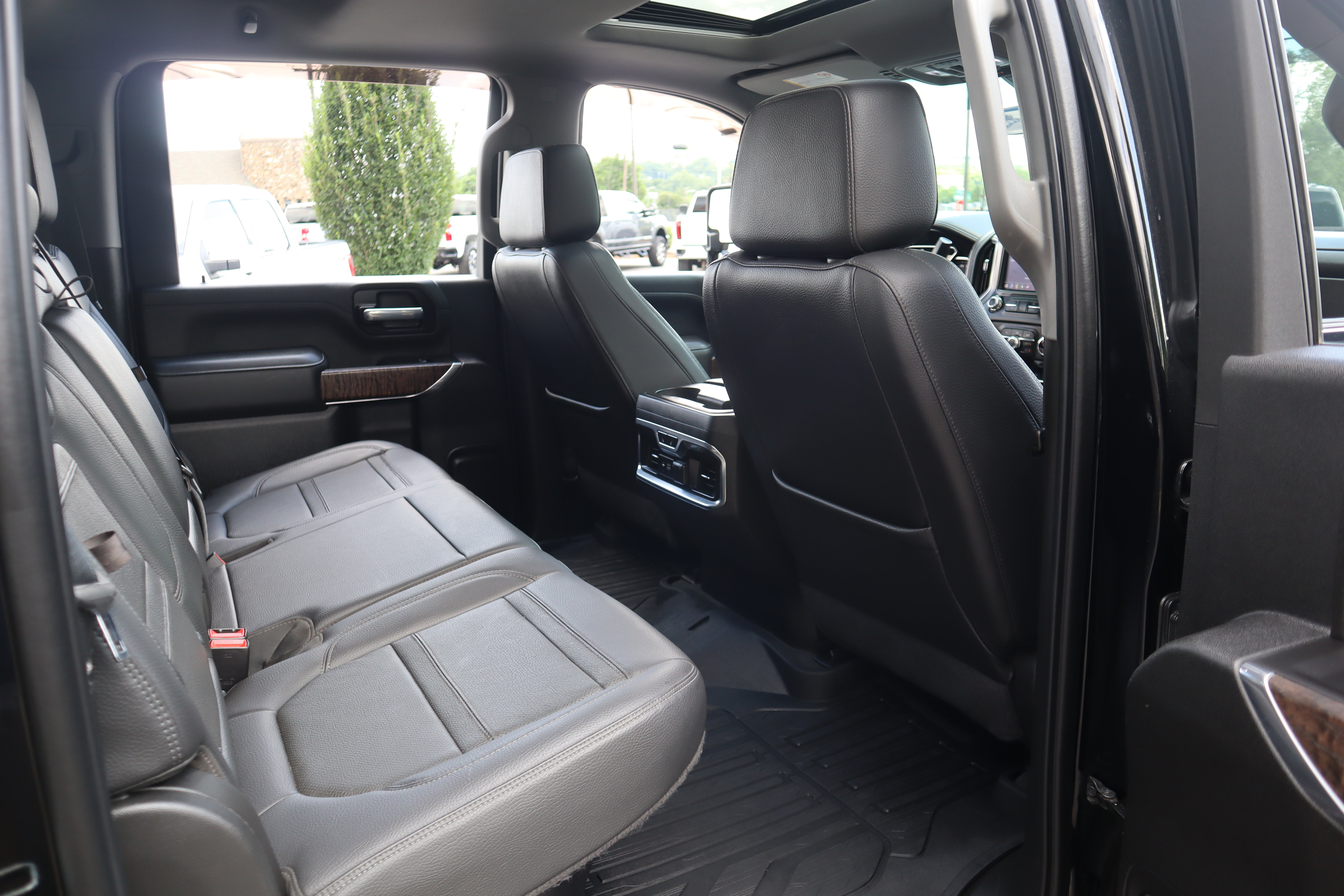 Used 2021 GMC Sierra 2500 Denali w/ Denali Ultimate Package AWD/4WD image 27