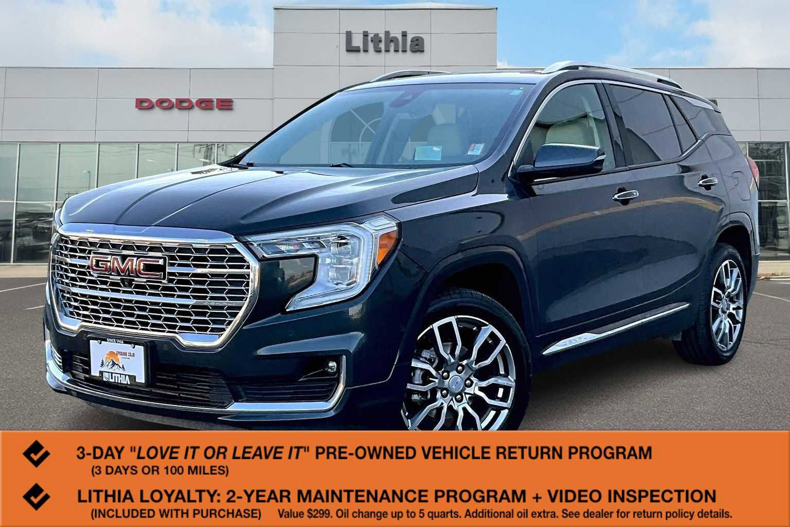 Used 2022 GMC Terrain Denali w/ Denali Premium Package AWD/4WD image 1