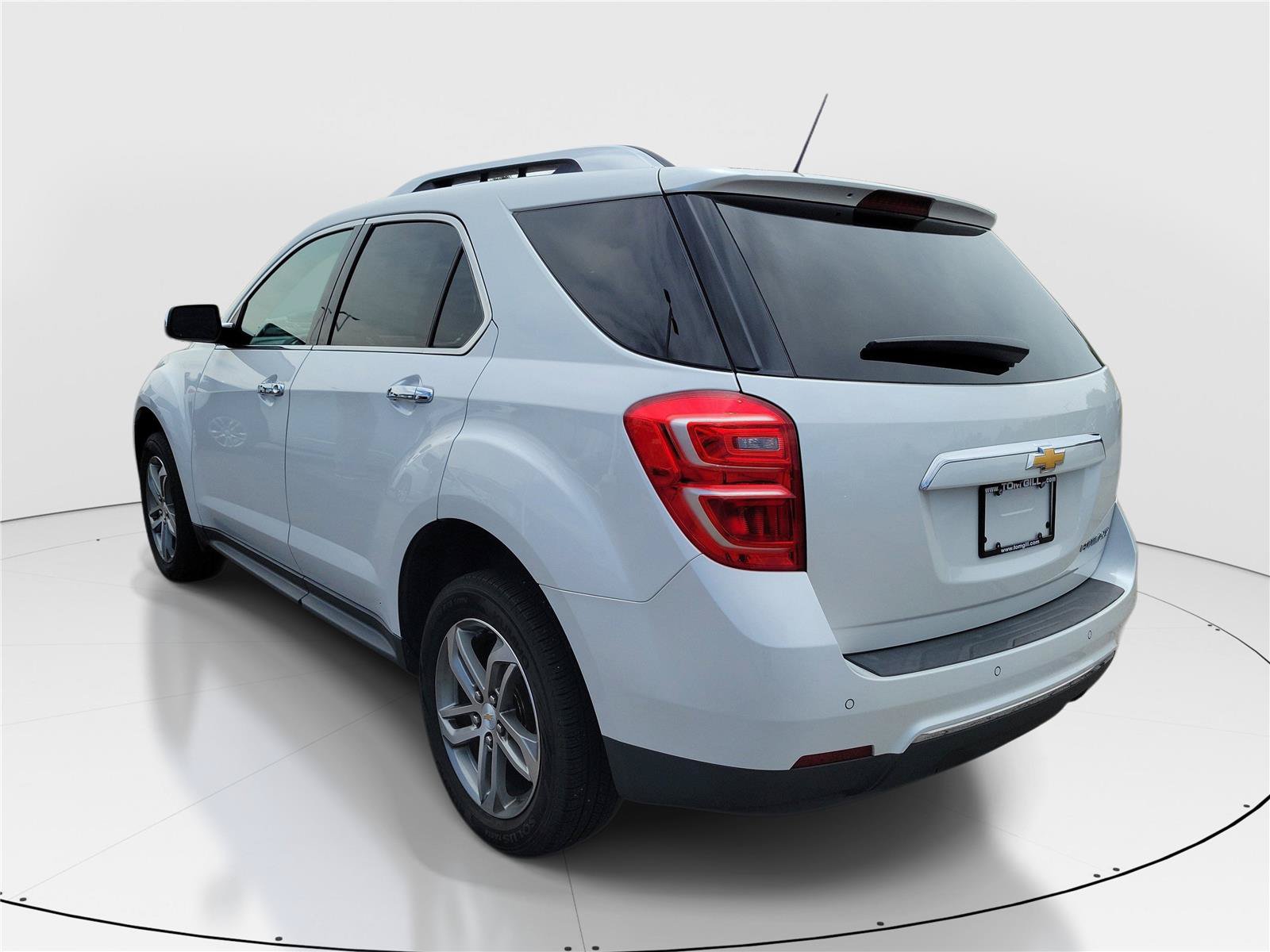 Used 2016 Chevrolet Equinox LTZ w/ Enhanced Convenience Package FWD image 3