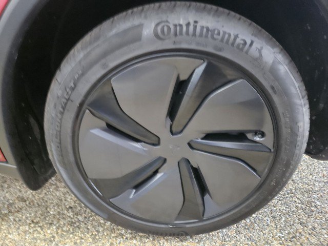 Used 2026 Tesla Model Y 2WD image 32
