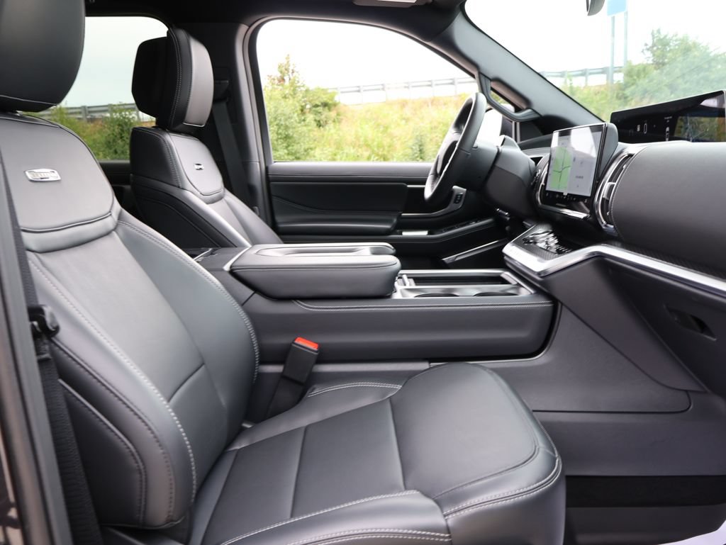 New 2026 Ford Expedition Max Platinum w/ Stealth Appearance Package AWD/4WD image 10