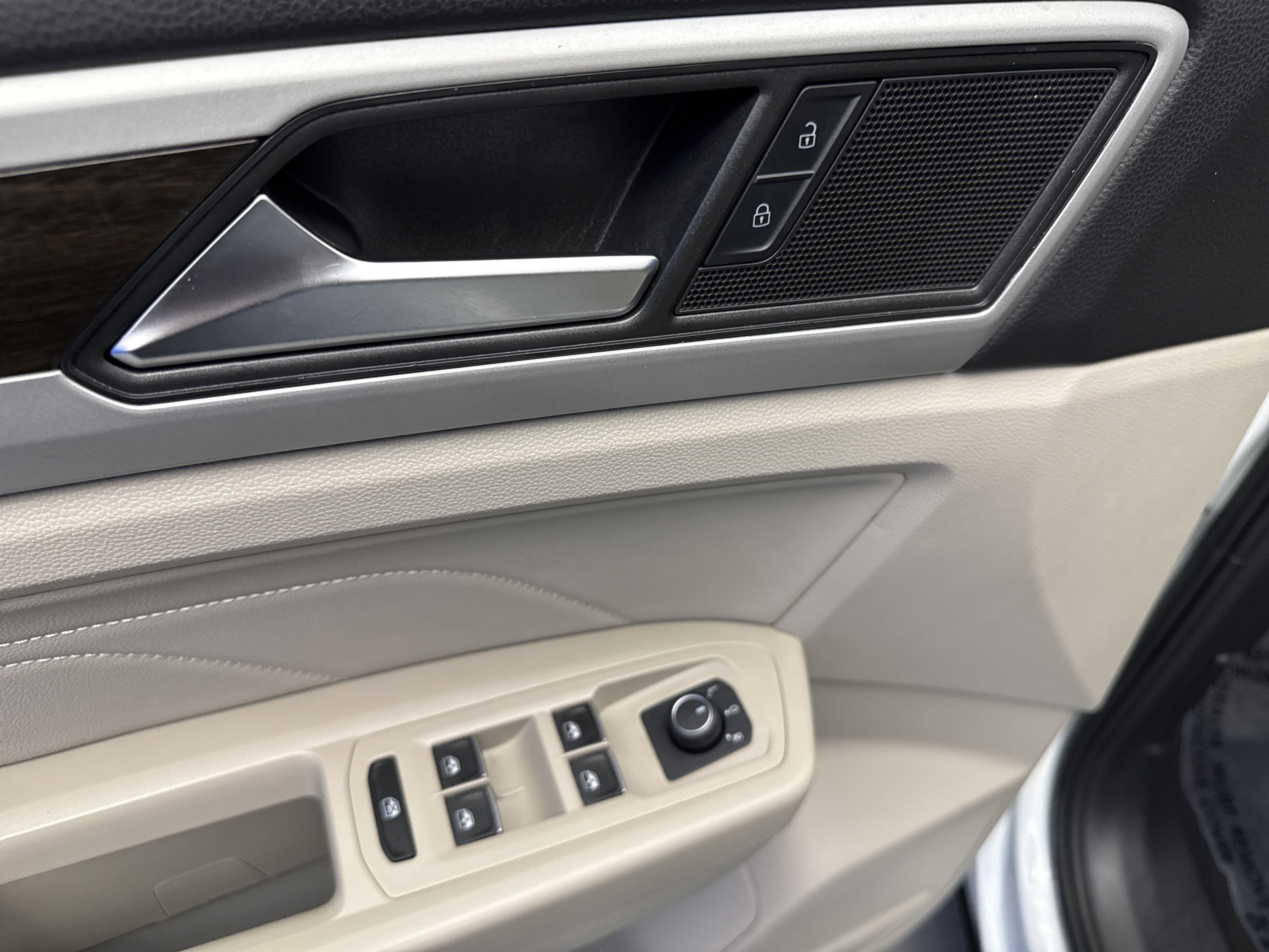 Used 2022 Volkswagen Atlas SE image 11