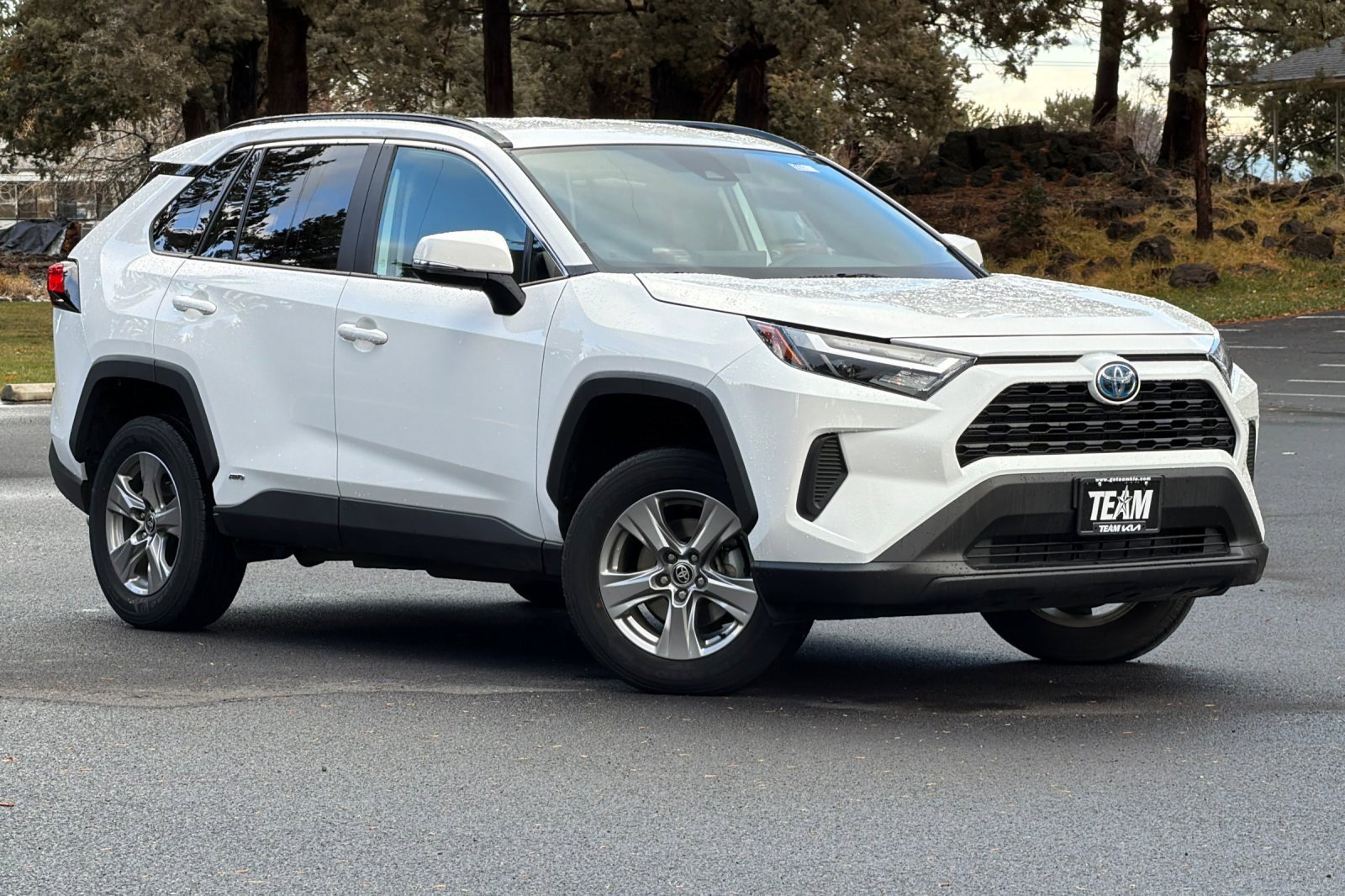 Used 2024 Toyota RAV4 XLE image 2