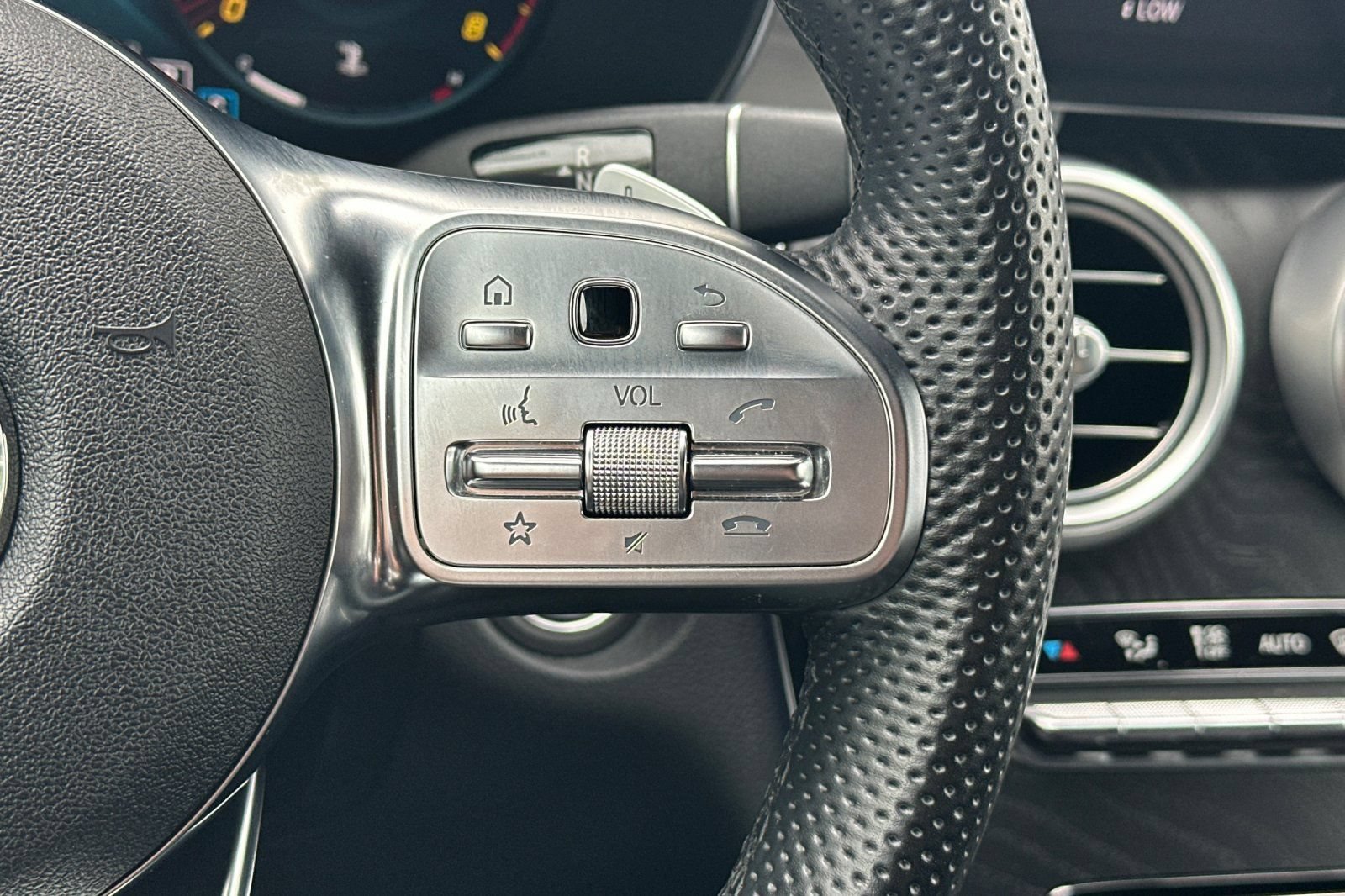 Used 2022 Mercedes-Benz GLC 300 image 29