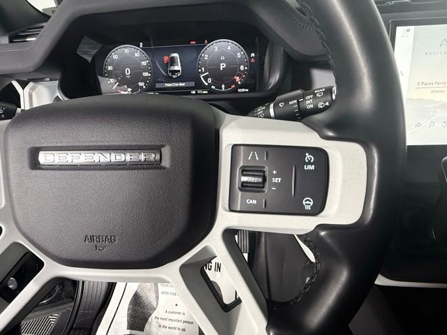 Used 2023 Land Rover Defender 130 SE image 29