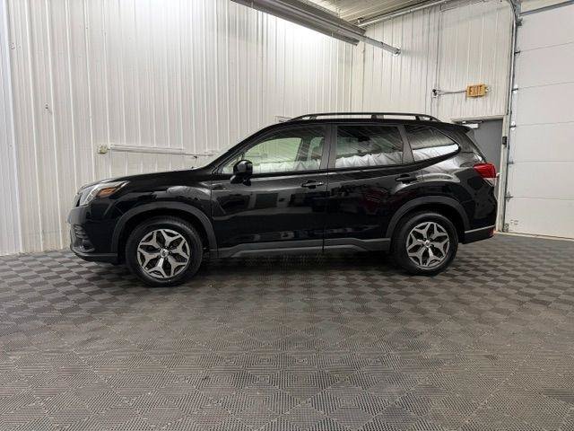 Used 2023 Subaru Forester Premium AWD/4WD image 2