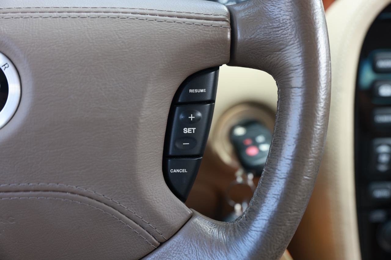 Used 2008 Jaguar XJ8 RWD image 28