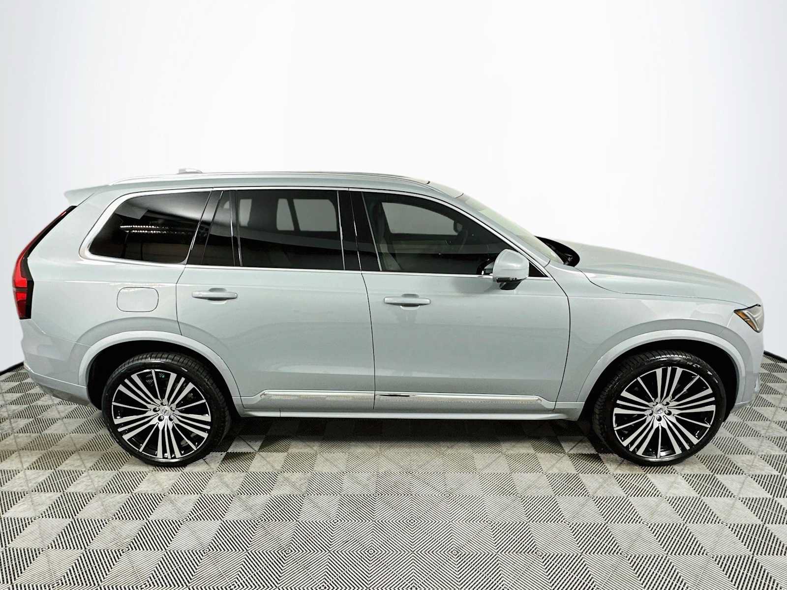 New 2027 Volvo XC90 B5 Core AWD/4WD image 8