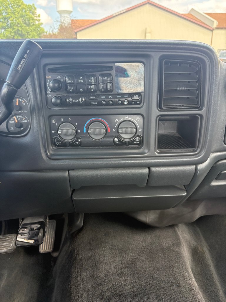 Used 2001 Chevrolet Silverado 2500 LS w/ Off-Road Skid Plate Pkg AWD/4WD image 15