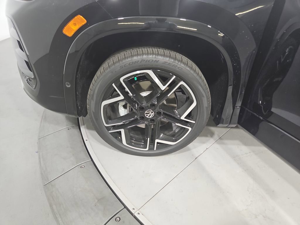 New 2026 Volkswagen Tiguan SEL R-Line image 25