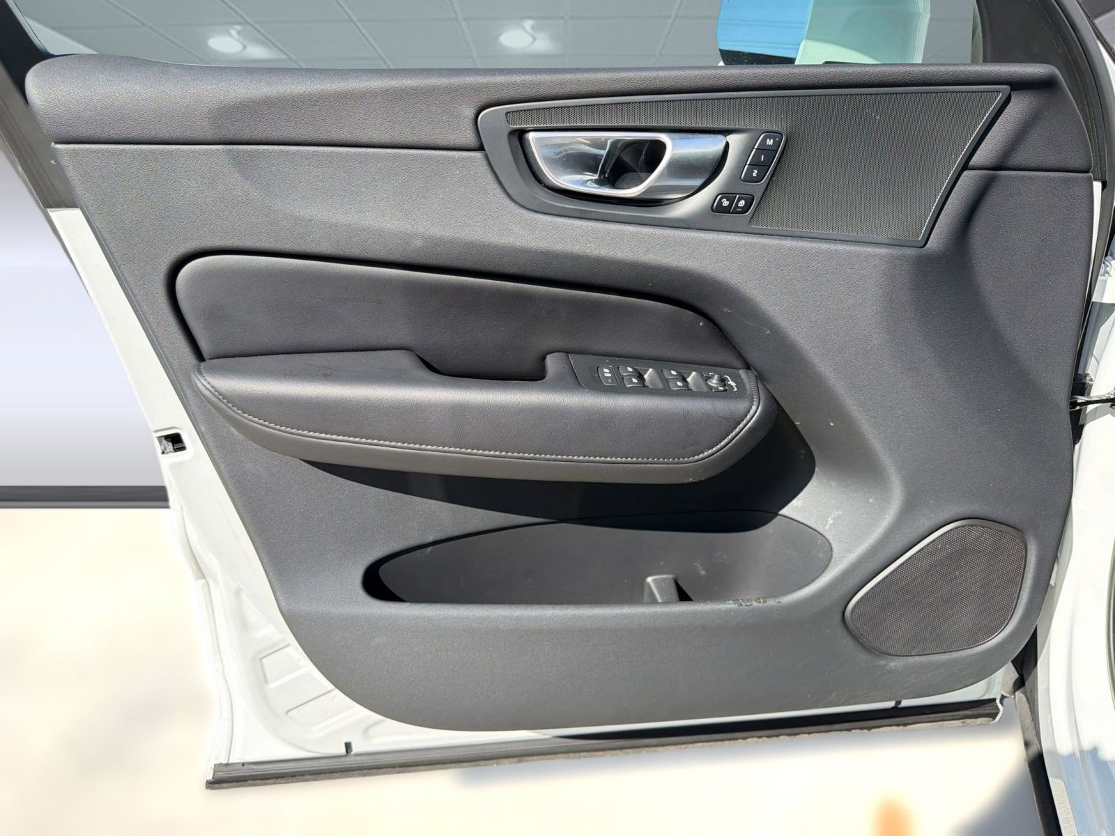 Used 2023 Volvo XC60 B5 Plus w/ Protection Package Premier FWD image 21