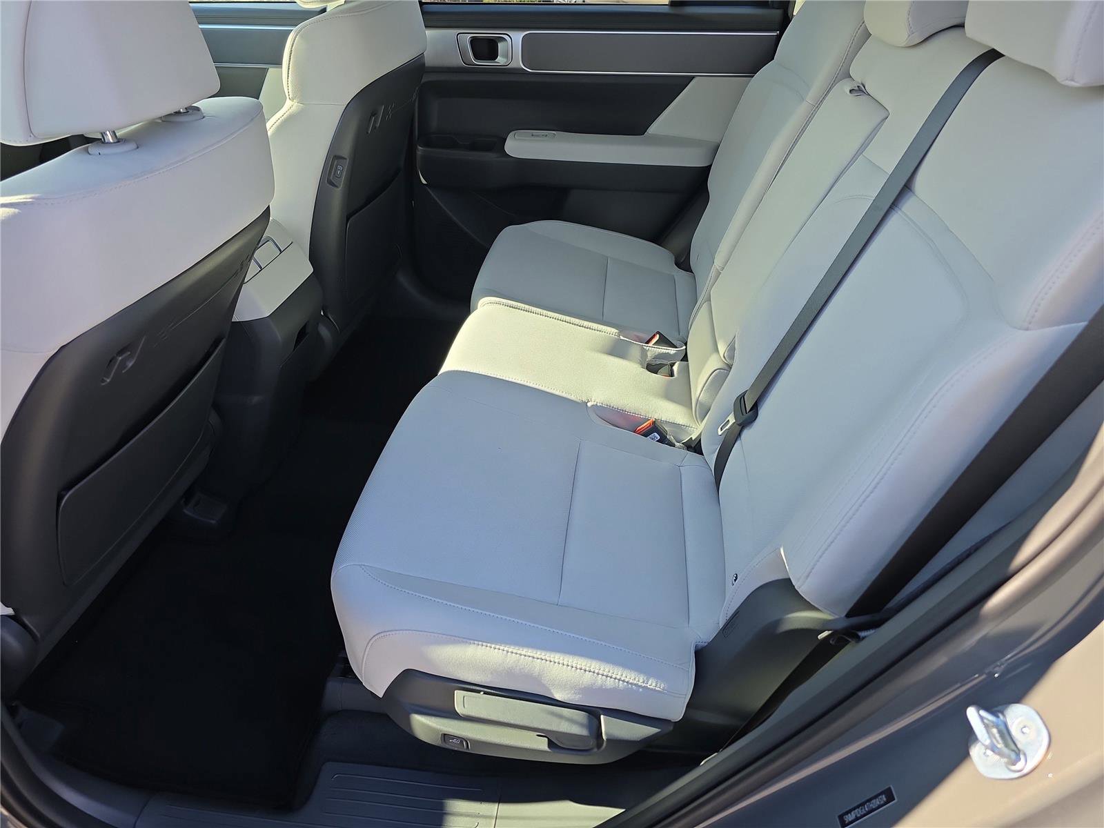 New 2026 Hyundai Santa Fe SE image 6