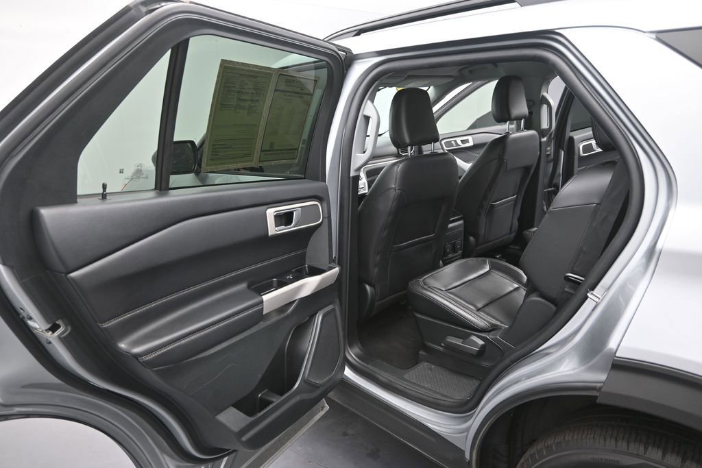 Certified 2023 Ford Explorer XLT w/ Equipment Group 202A RWD image 13
