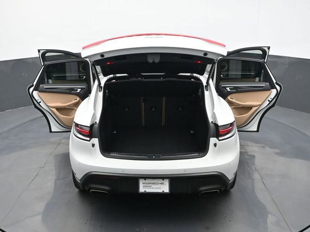 Certified 2023 Porsche Macan image 28