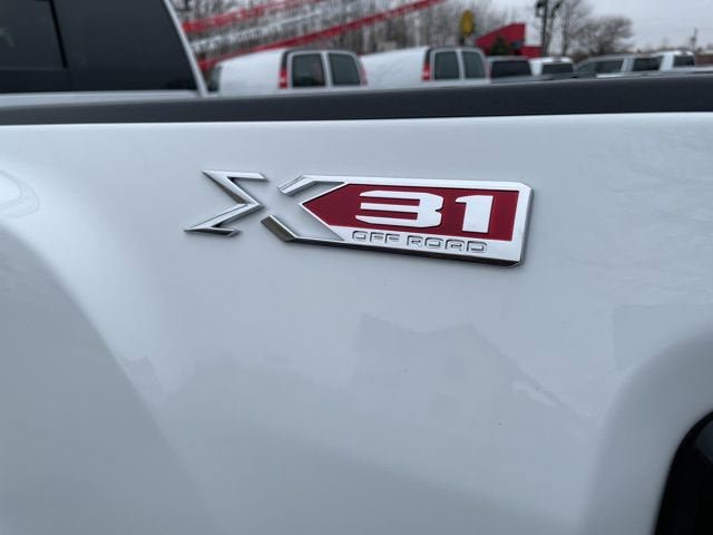 New 2026 GMC Sierra 2500 SLT w/ SLT Convenience Package image 3