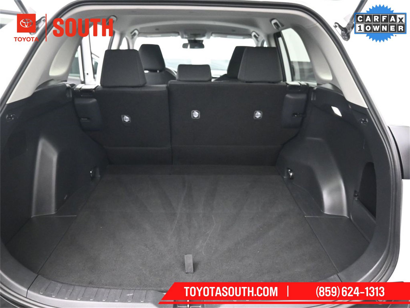 Used 2024 Toyota RAV4 LE image 29