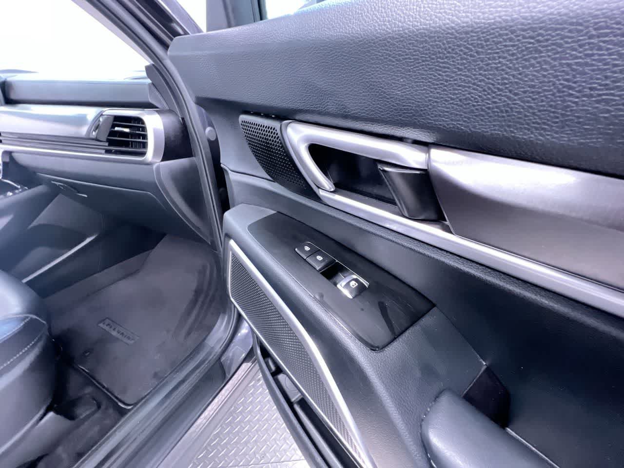 Used 2025 Kia Telluride S FWD image 39