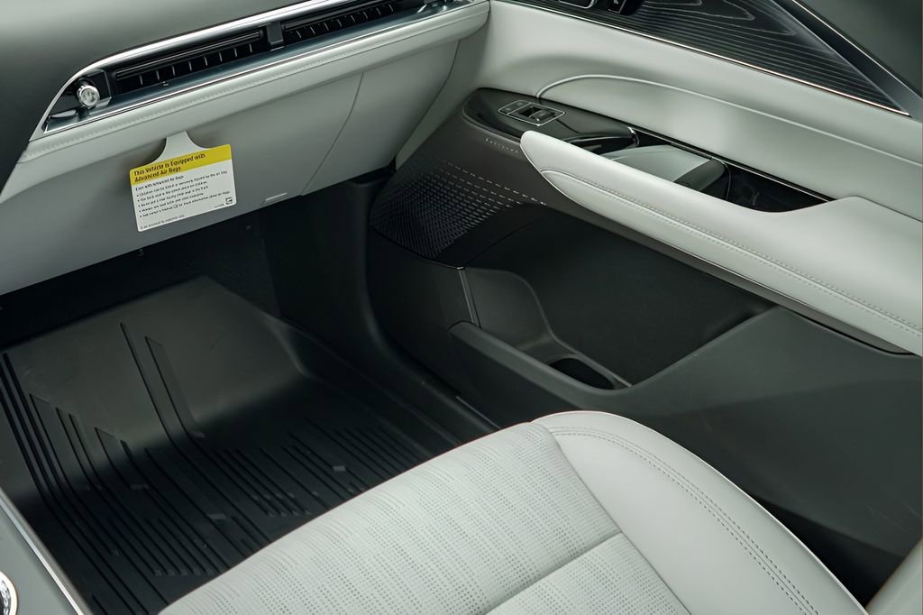New 2026 Cadillac Lyriq Luxury w/ LPO, Floor Liner Package AWD/4WD image 26