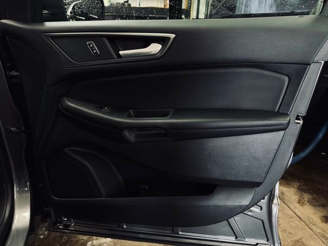Used 2023 Ford Edge SE image 14