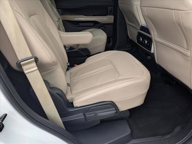 Used 2024 Ford Expedition Limited AWD/4WD image 19