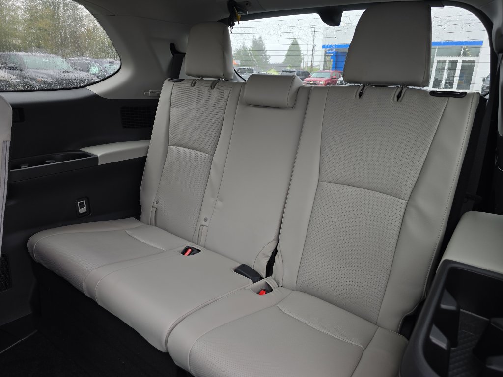 Used 2026 Toyota Grand Highlander Platinum image 20