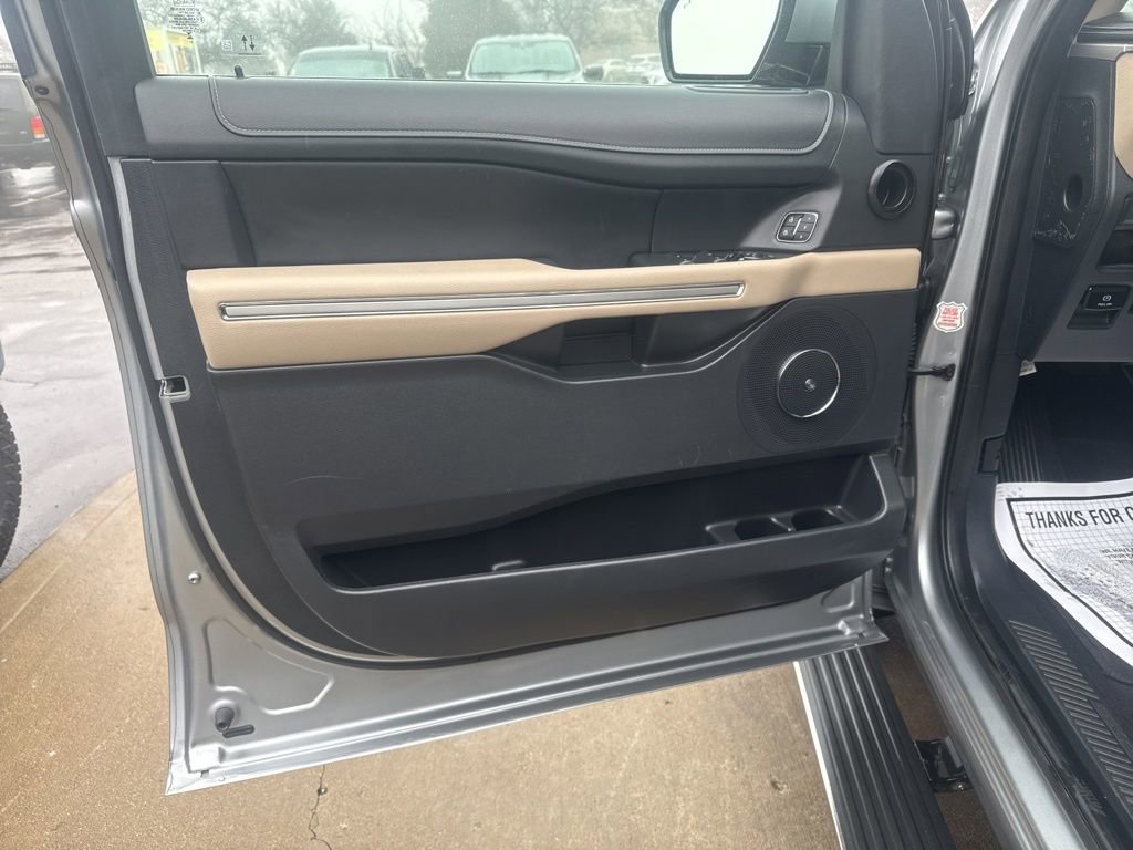 Used 2024 Ford Expedition Max Limited image 13