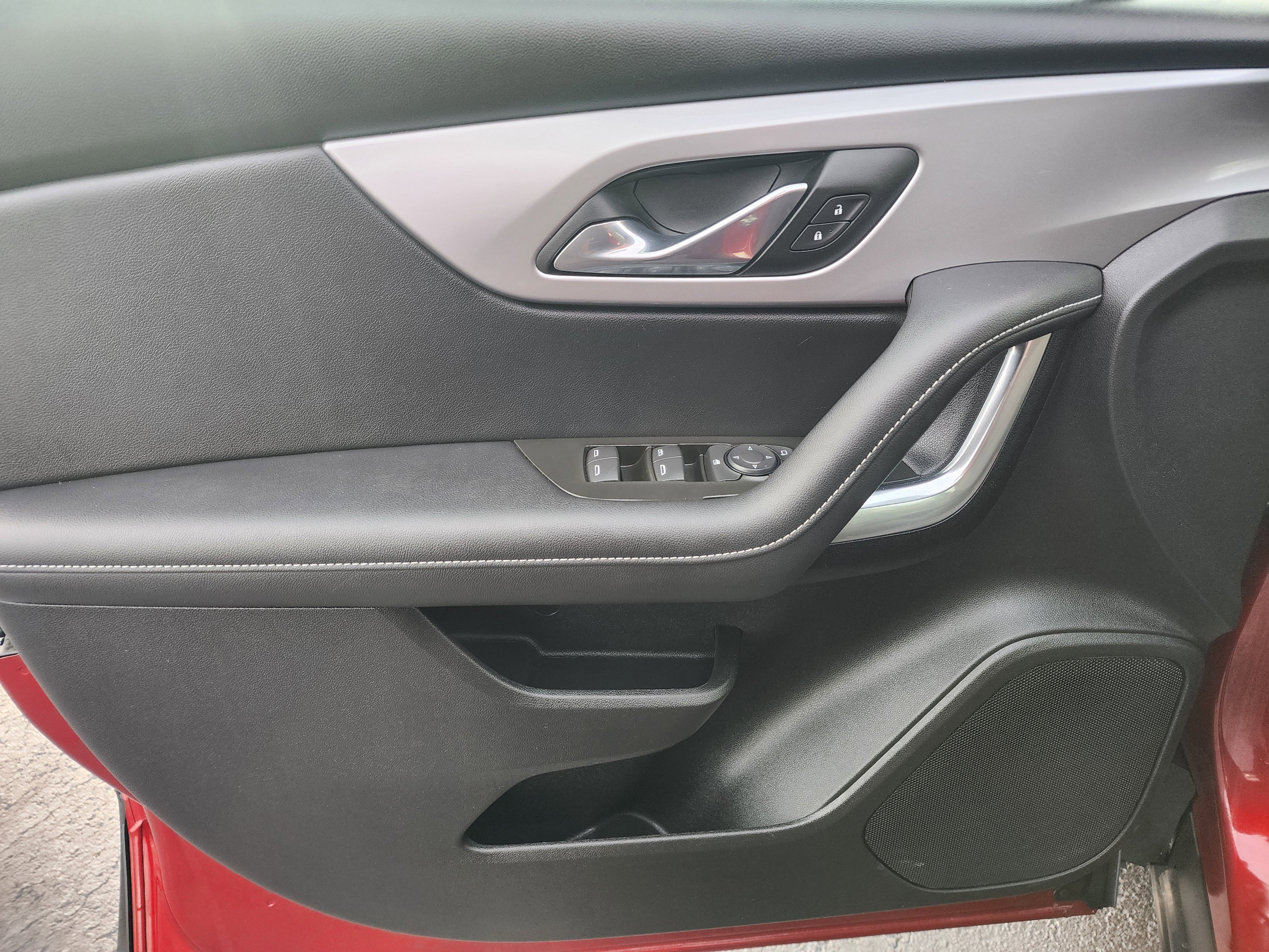 Used 2025 Chevrolet Blazer LT image 23