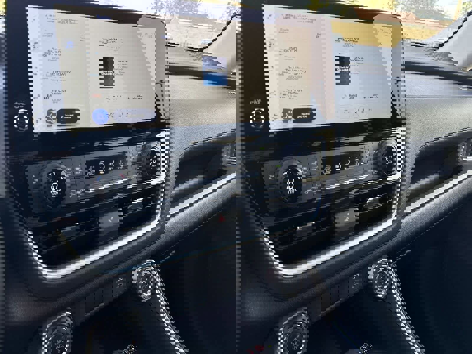 Used 2025 Toyota Grand Highlander AWD image 19