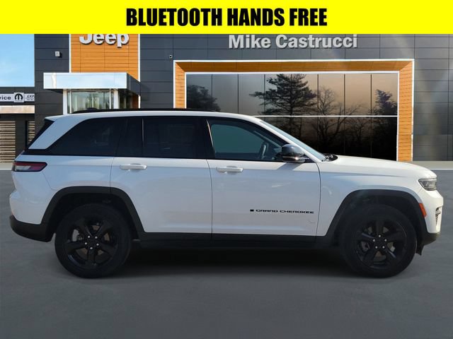 Used 2024 Jeep Grand Cherokee Altitude AWD/4WD image 3