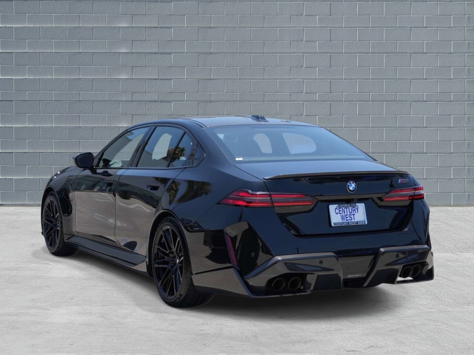 Used 2026 BMW M5 w/ Carbon Package AWD/4WD image 3
