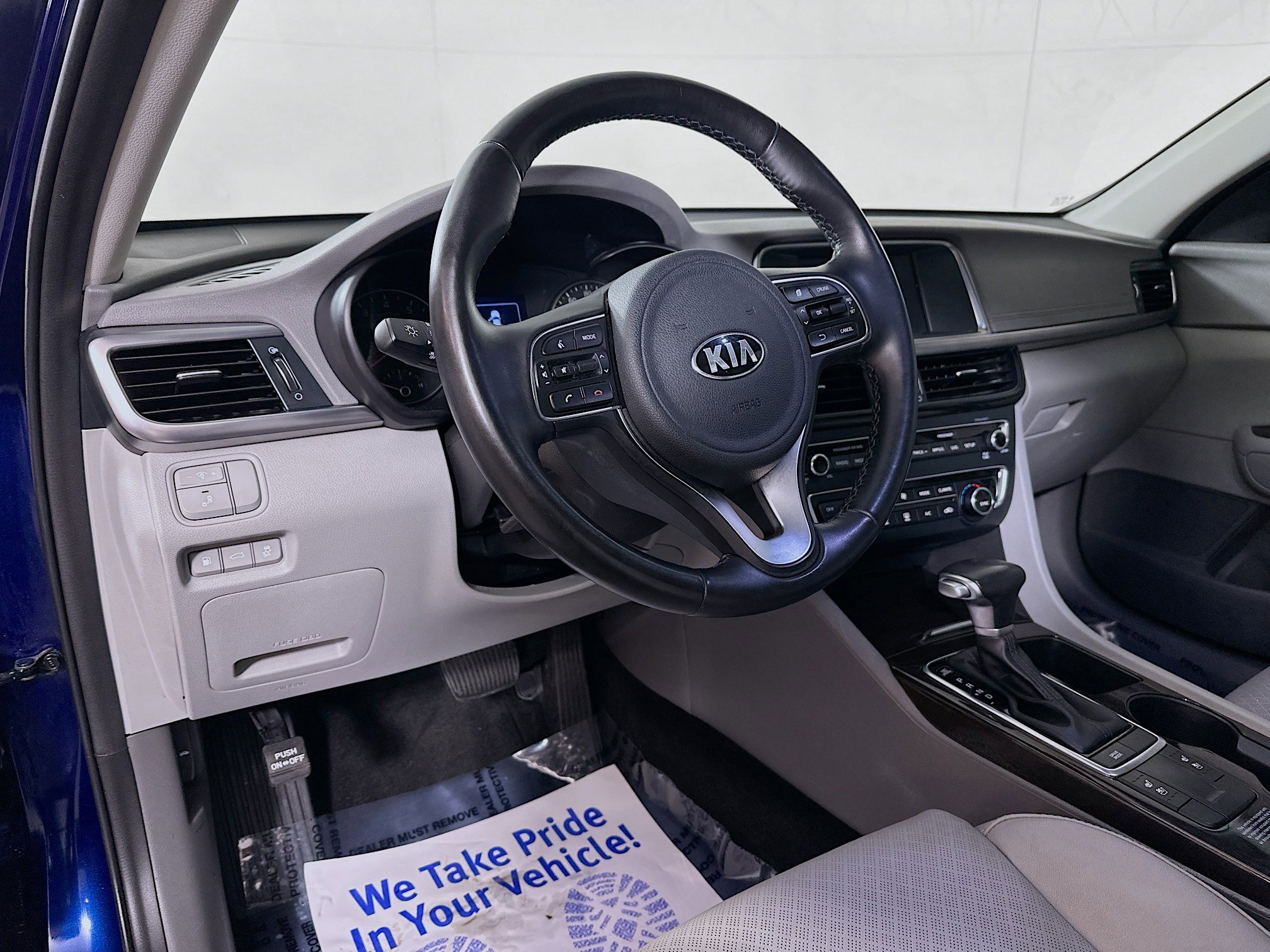 Used 2018 Kia Optima EX w/ Premium Package FWD image 9