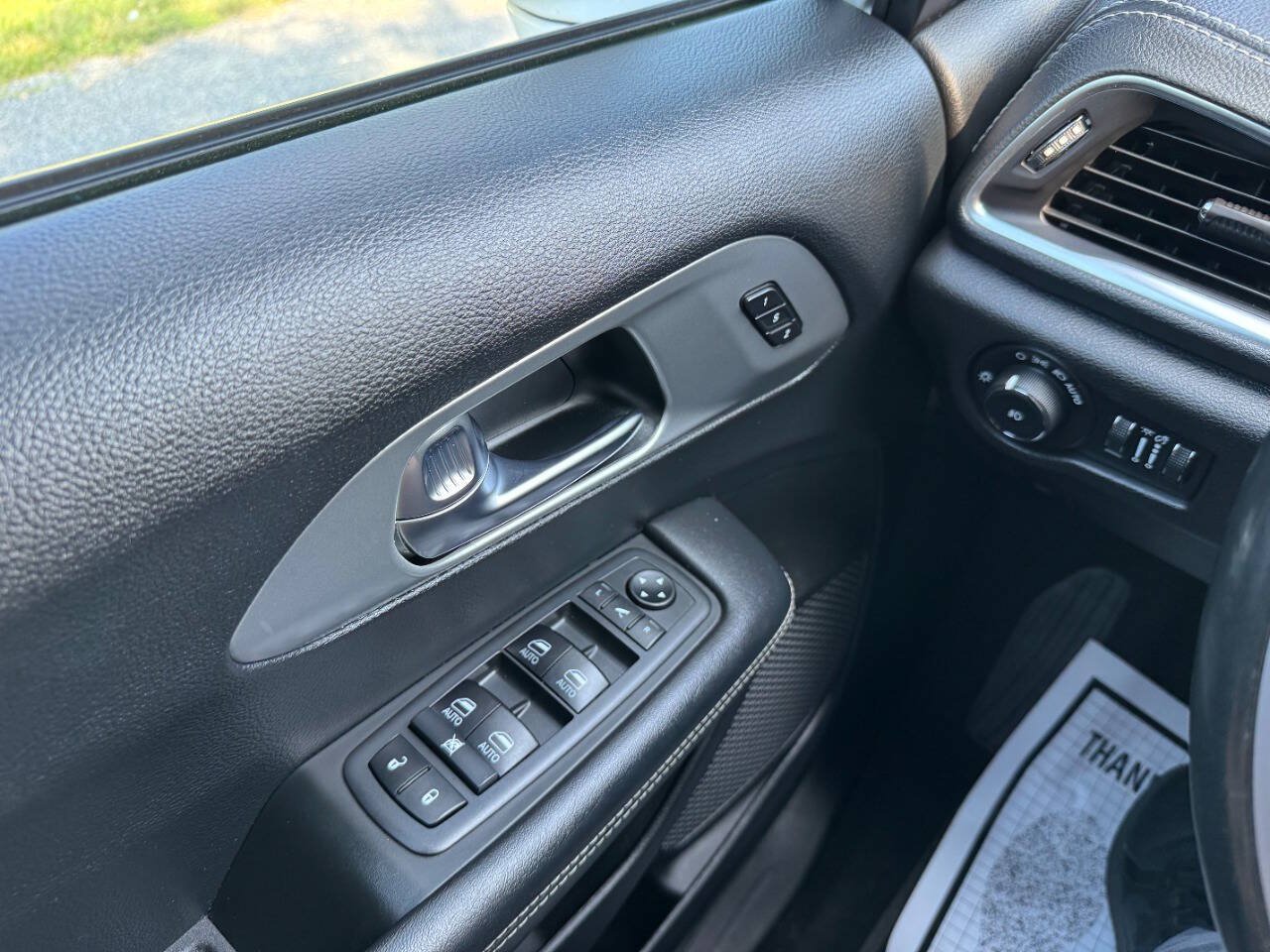 Used 2019 Chrysler Pacifica Limited w/ Advanced Safetytec Group FWD image 58