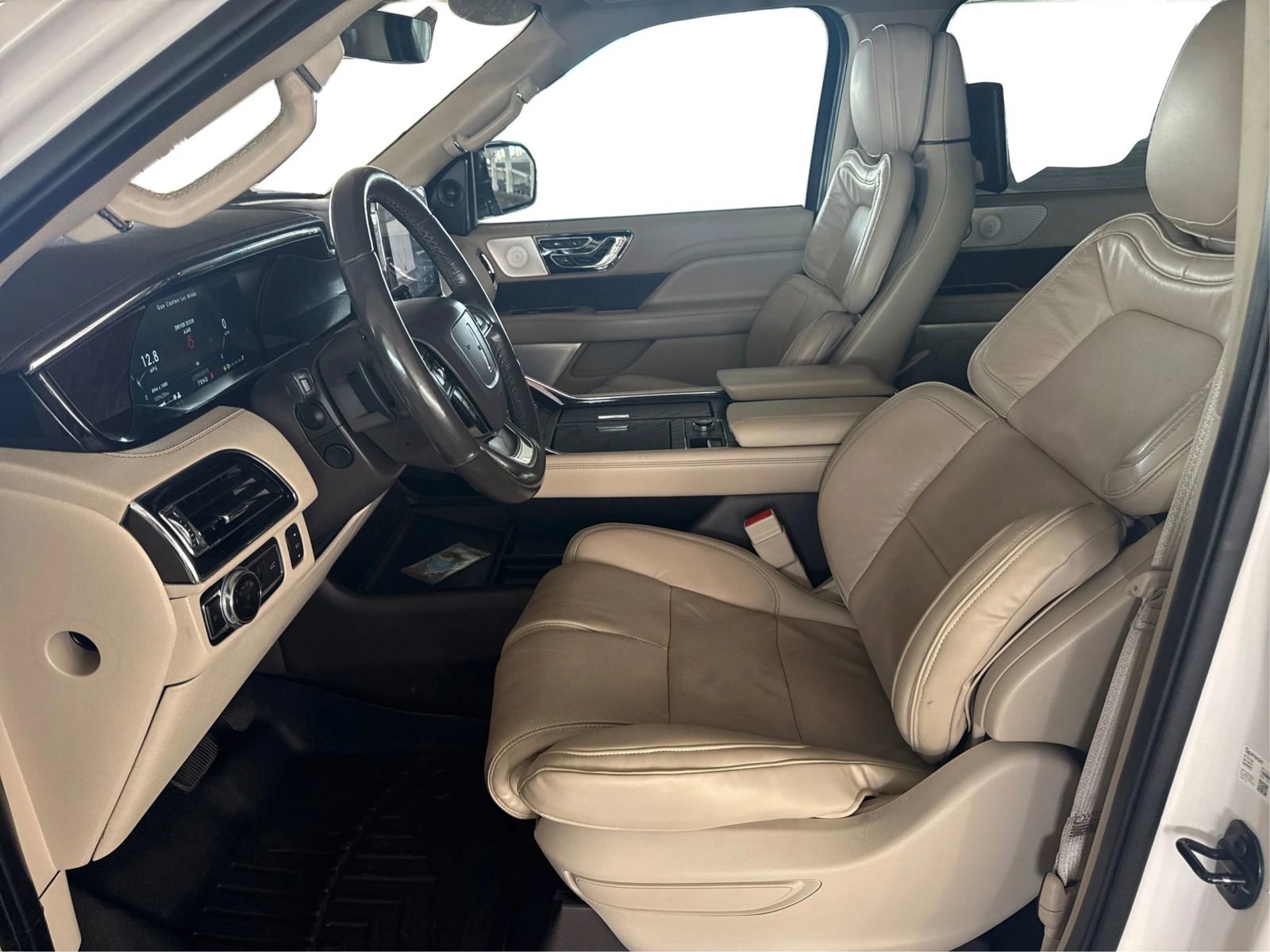 Used 2019 Lincoln Navigator L Reserve w/ Cargo Package AWD/4WD image 9