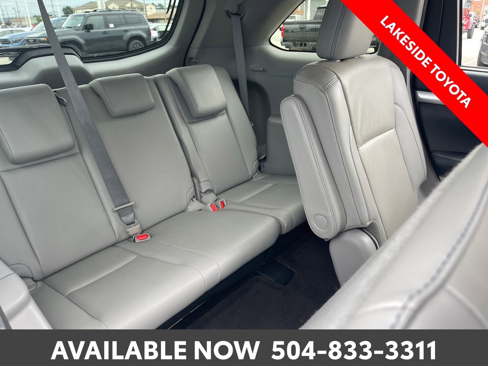 Used 2019 Toyota Highlander XLE FWD image 19