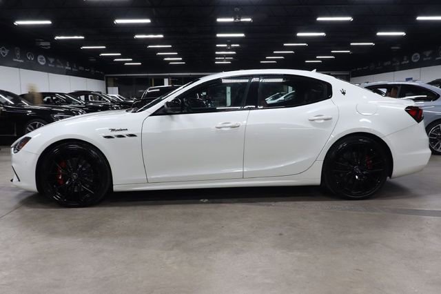 Used 2022 Maserati Ghibli Modena Q4 AWD/4WD image 2