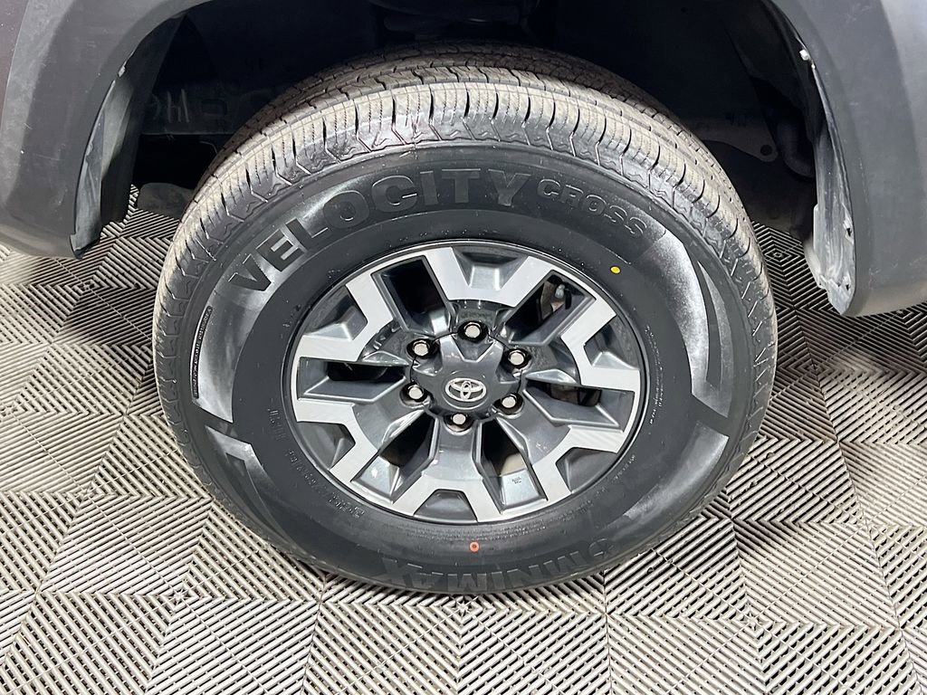 Certified 2023 Toyota Tacoma TRD Off-Road AWD/4WD image 28