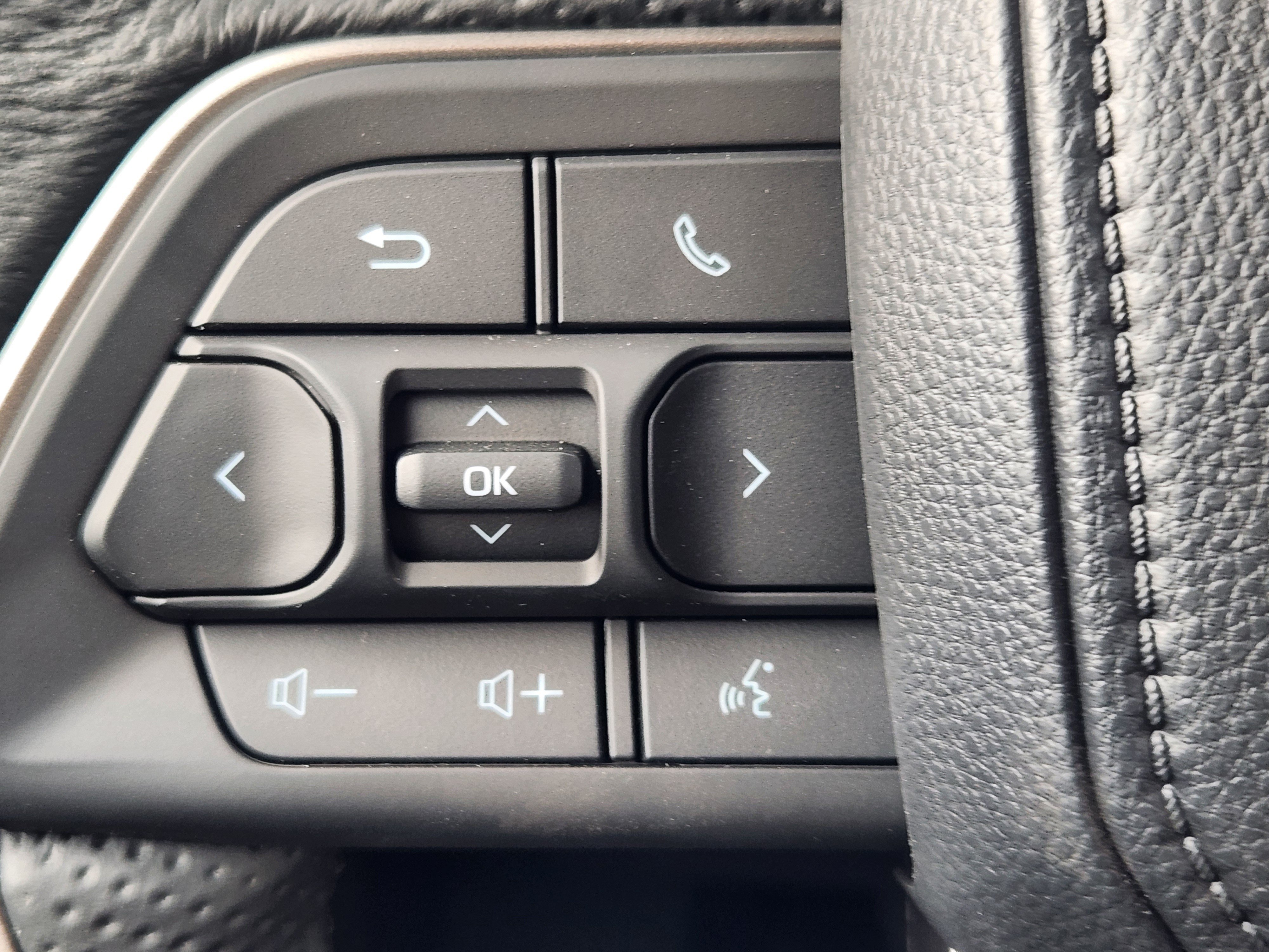 New 2026 Toyota Tacoma TRD Off-Road AWD/4WD image 12