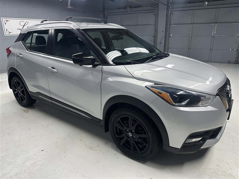 Used 2020 Nissan Kicks SR w/ Exterior Package FWD image 8