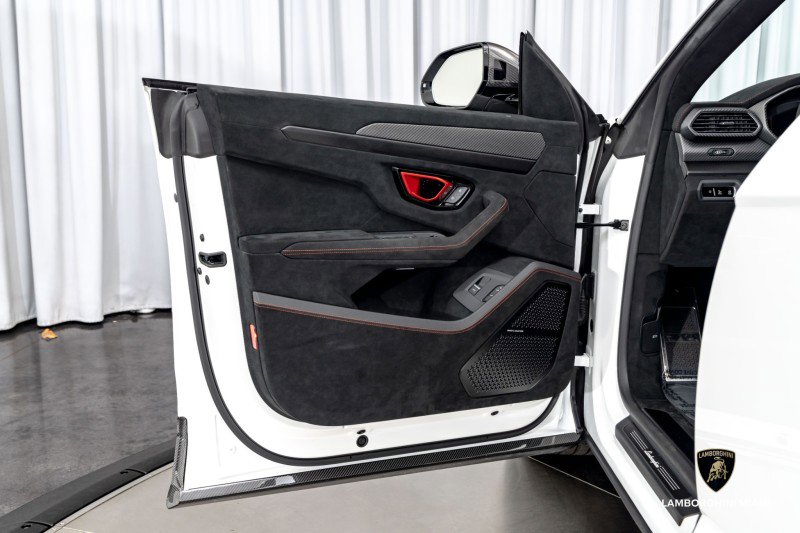 Used 2023 Lamborghini Urus Performante image 30