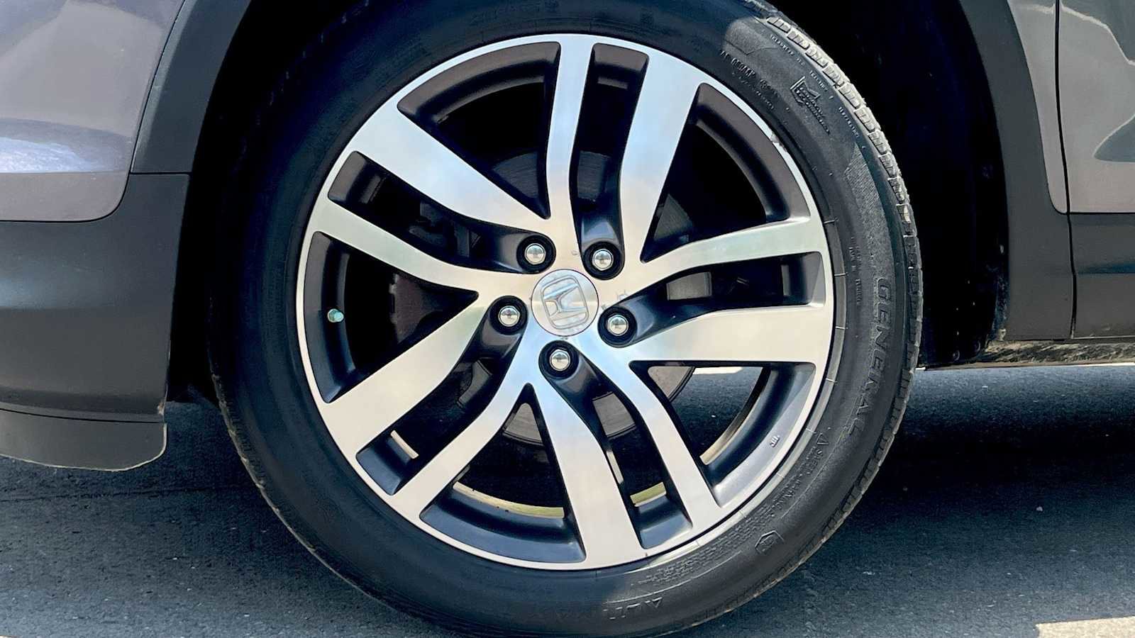 Used 2017 Honda Pilot Touring image 27
