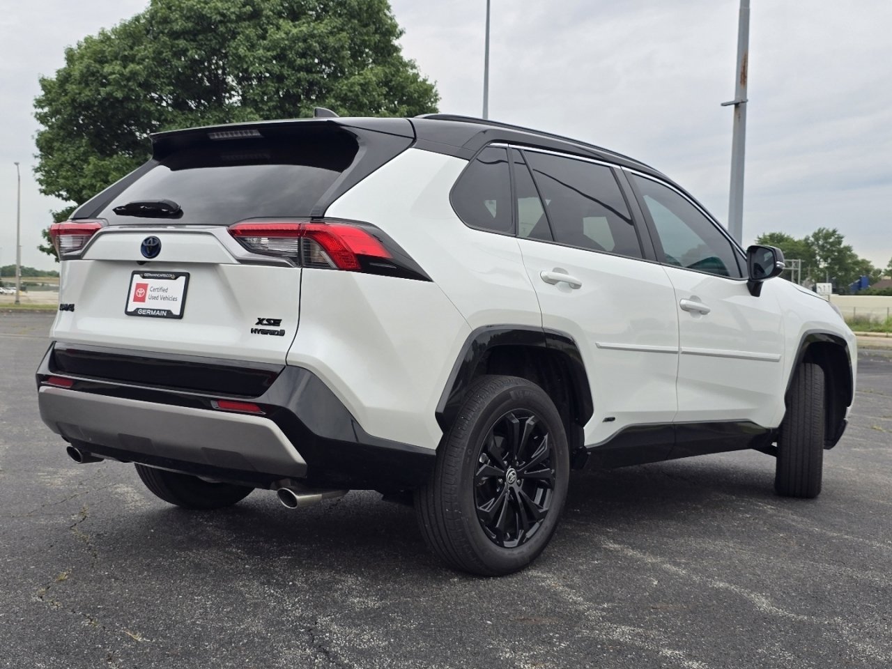 Certified 2024 Toyota RAV4 XSE w/ Weather Package AWD/4WD image 17