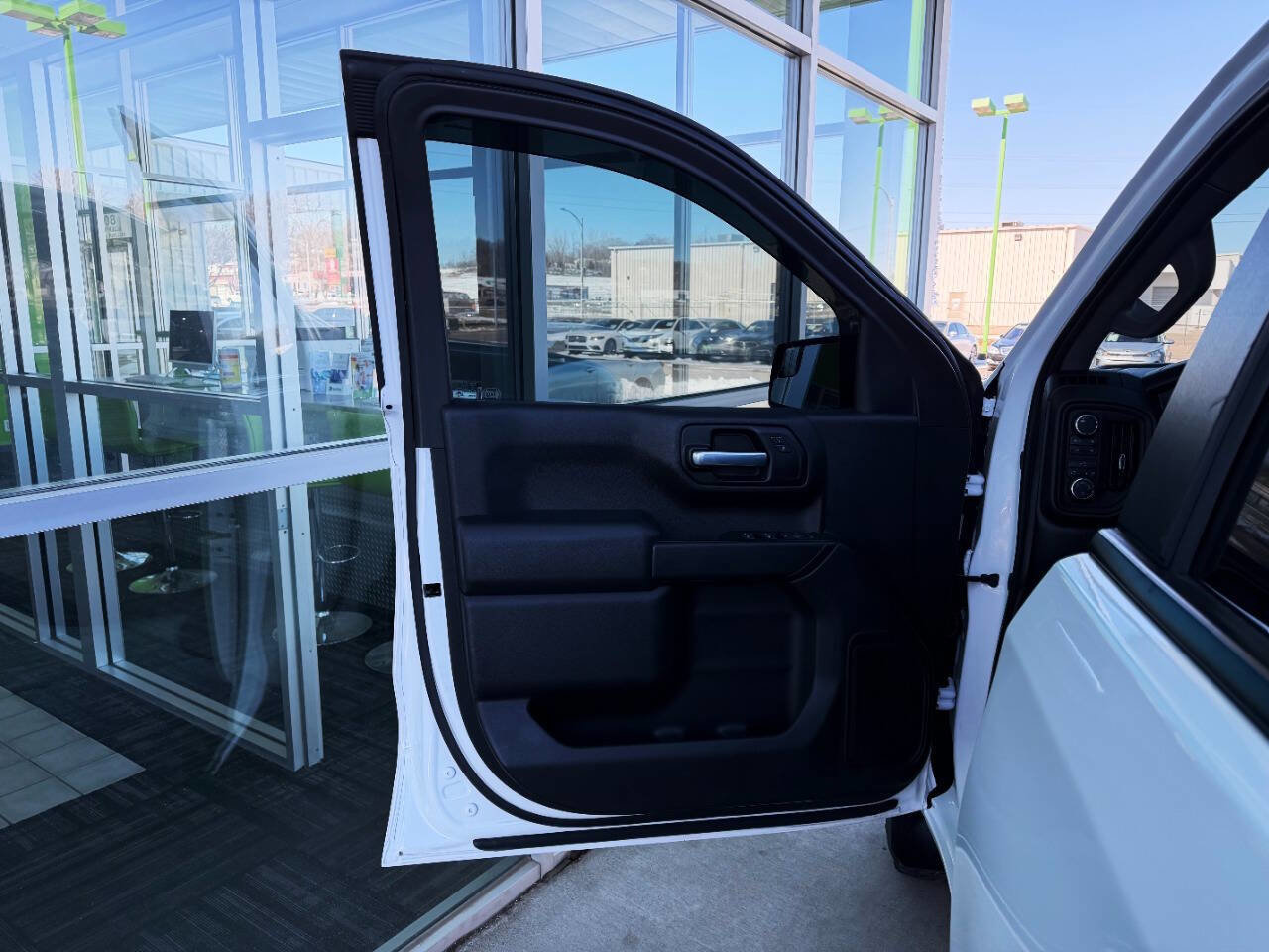 Used 2019 Chevrolet Silverado 1500 Custom Trail Boss AWD/4WD image 36